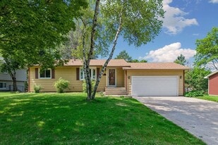 Building Photo - 6990 Redwing Ln