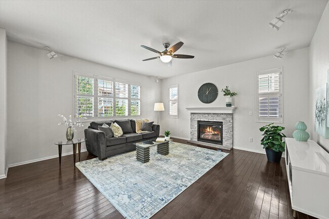 Building Photo - Beautiful 5 Bedroom Home- Move in Ready- C...