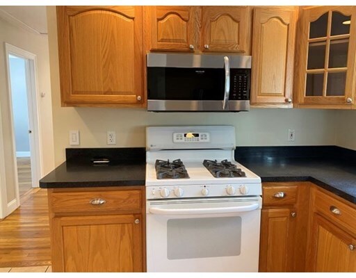 Building Photo - 39 Century St