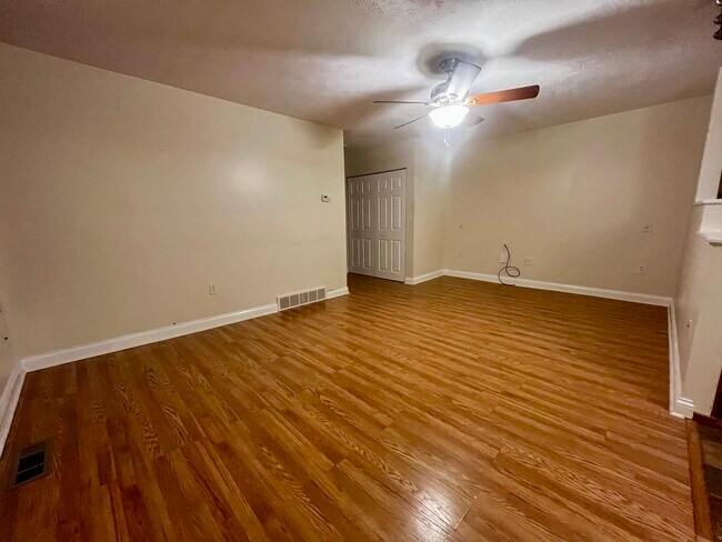 Building Photo - Smith Street