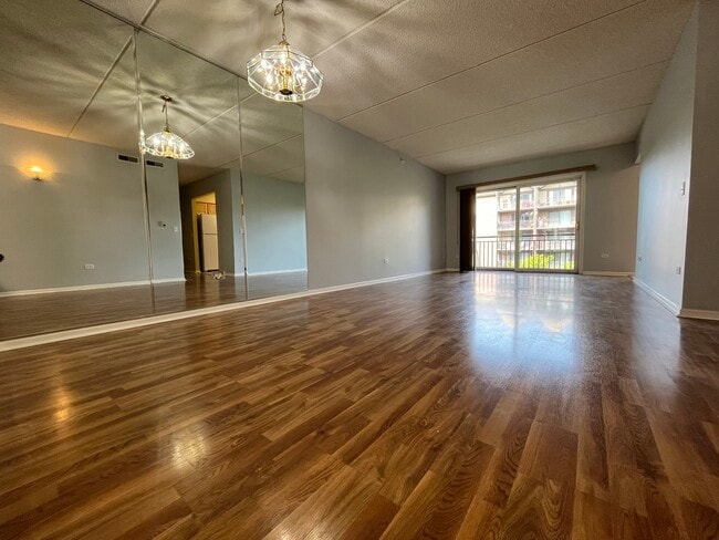 Building Photo - 11 S Wille St