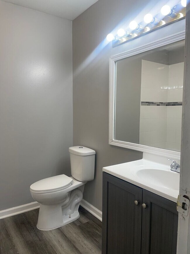 Building Photo - Bellagio West Living I