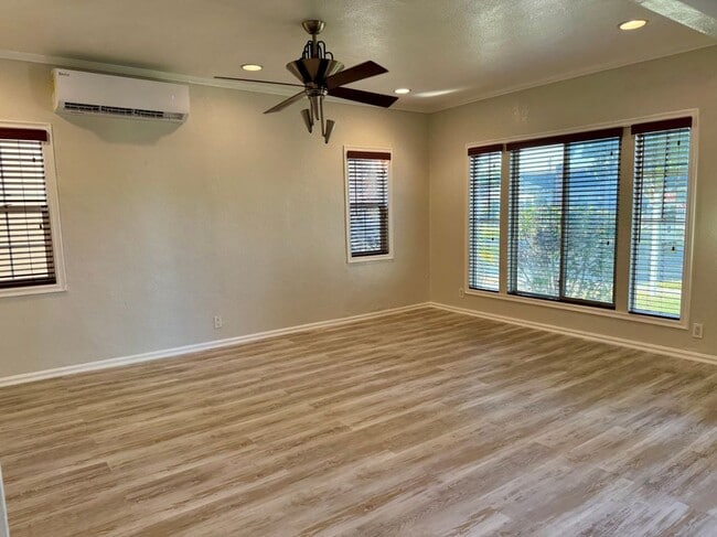 Building Photo - 825 San Marino Ave