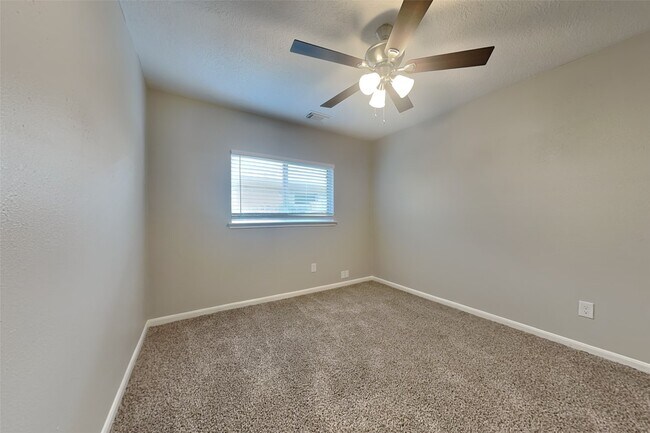 Building Photo - 2343 Colonial Springs Ln