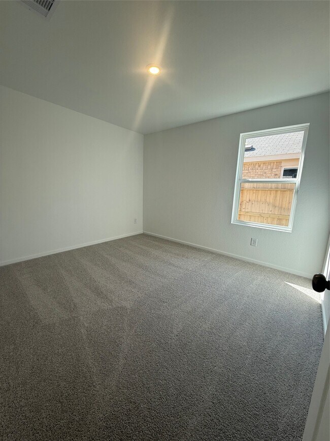 Building Photo - 1606 Gardenia Grv Ln