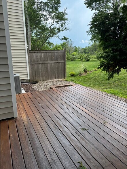Building Photo - 3 Woodside Dr