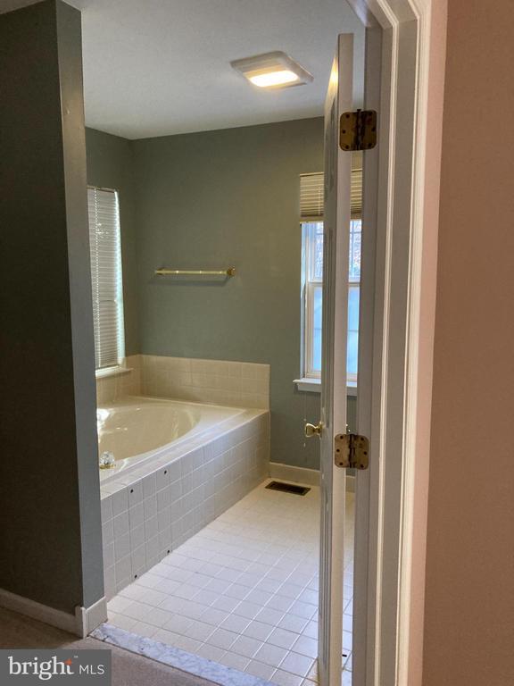 Building Photo - 1458 Broad Run Rd