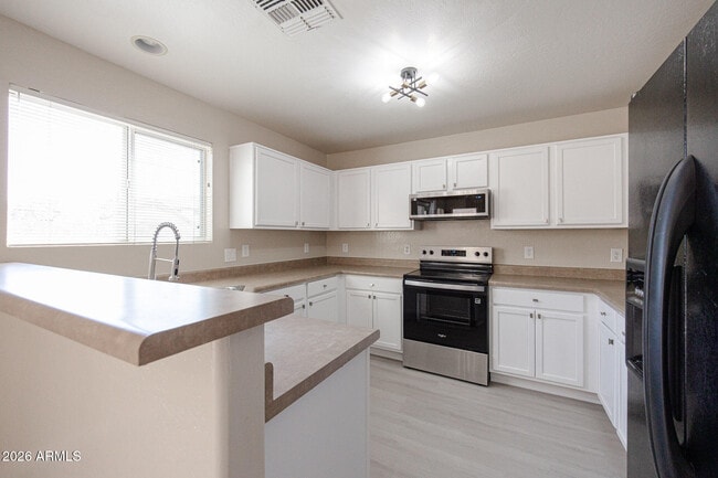 Building Photo - 65 N 224th Ln