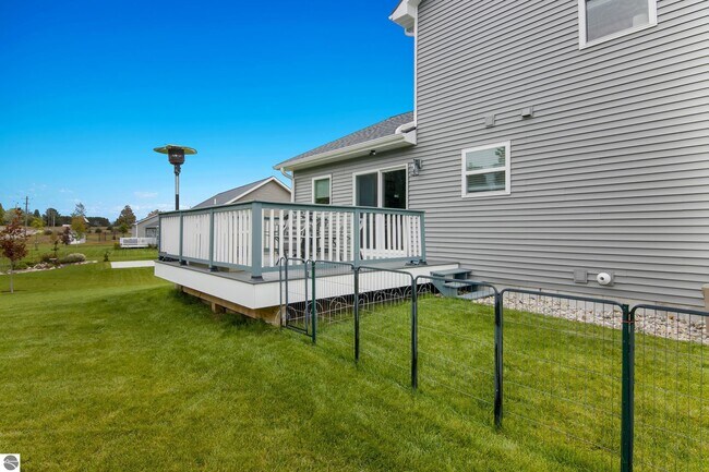 Building Photo - 4712 Owl View Dr