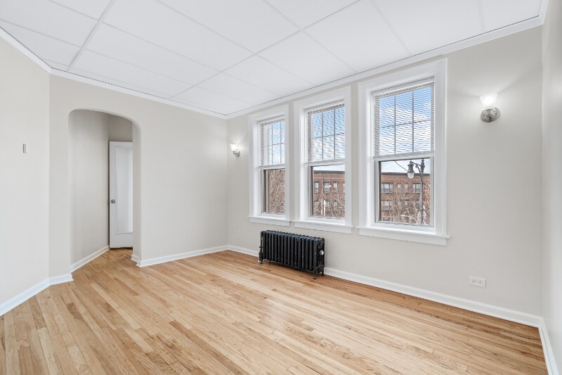 Primary Photo - 1440 W Howard St