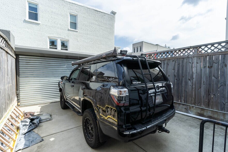 backyard - 503 Columbia Rd NW