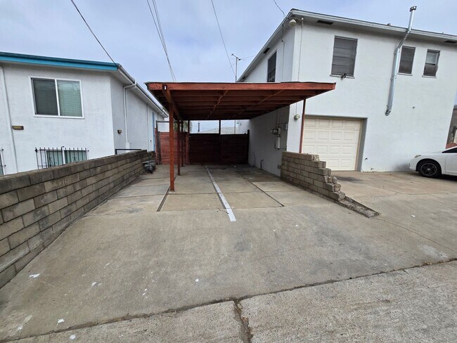 Building Photo - Morena Blvd. 2827-2831