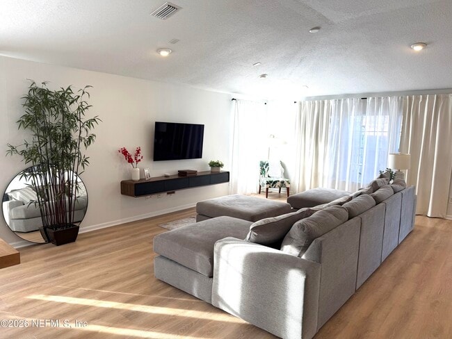 Building Photo - 4014 Cedar Bluff Ln