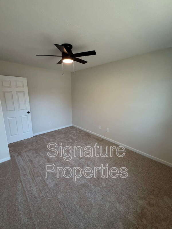 Building Photo - 339 E Jerald St