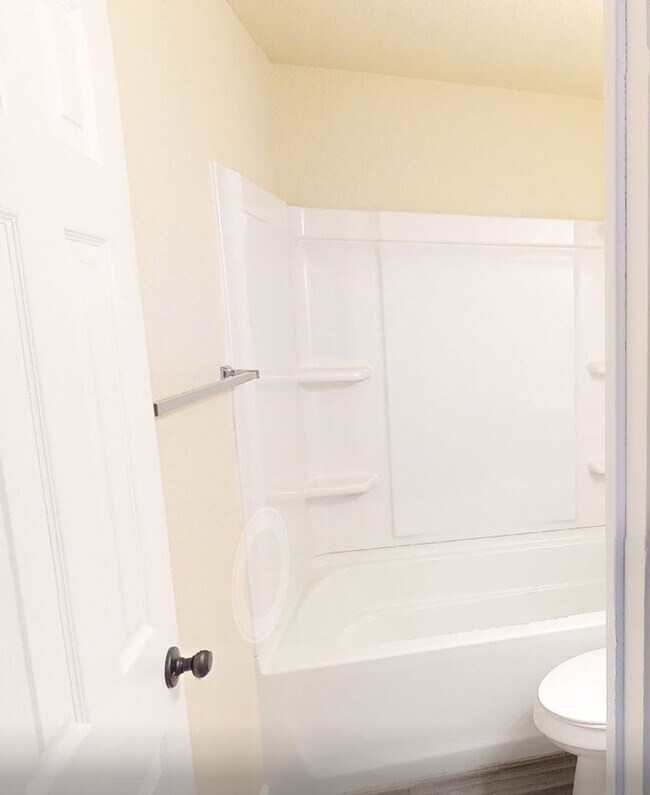 Building Photo - Charming Single Family Home