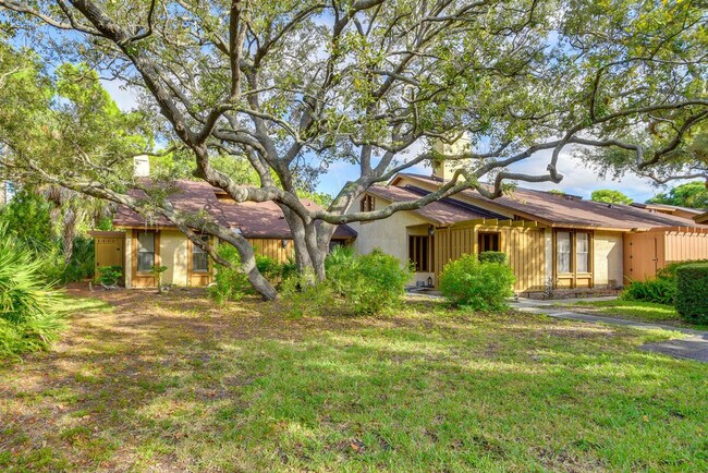 Building Photo - 7511 4th Ave W