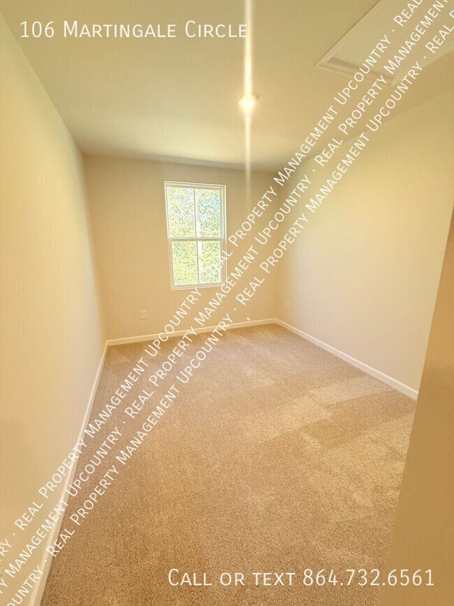Building Photo - 106 Martingale Cir