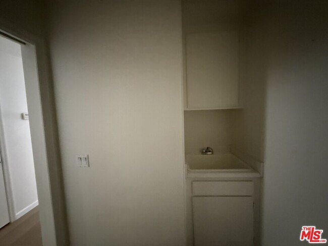 Building Photo - 3119 Fulham Ct