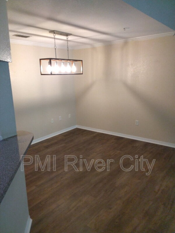 Building Photo - 7800 Point Meadows Dr