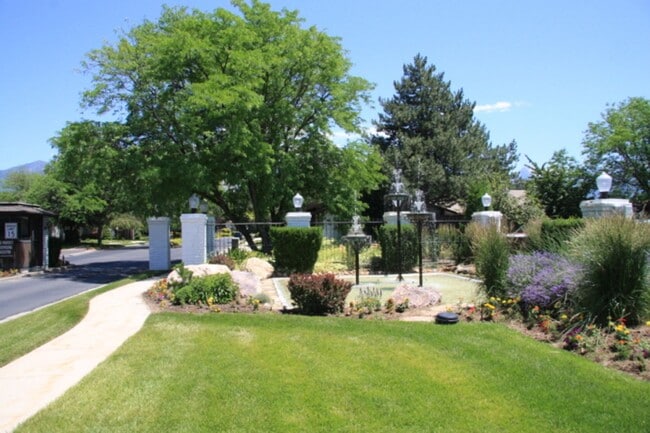 Building Photo - 3 Bedroom Townhome at Three Fountains in M...