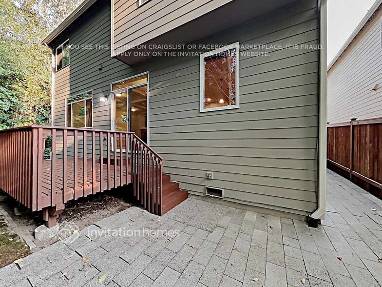 Building Photo - 16305 37th Dr SE