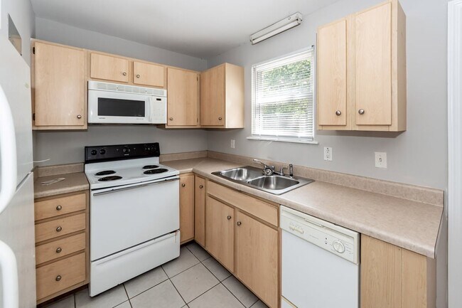 Building Photo - 2107 Rondo St