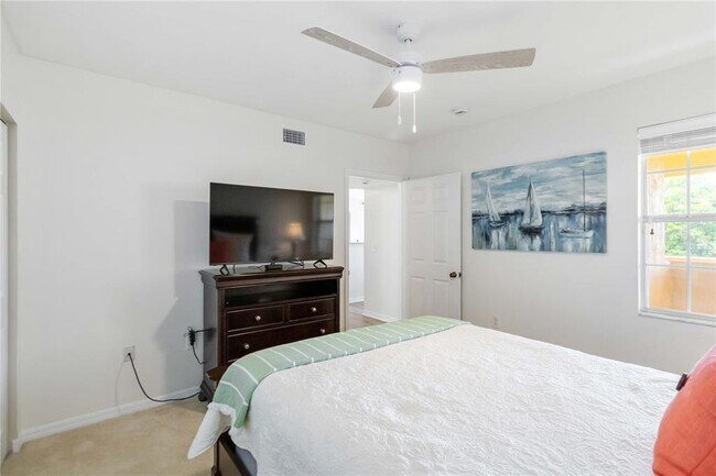 Building Photo - 1050 Villagio Cir