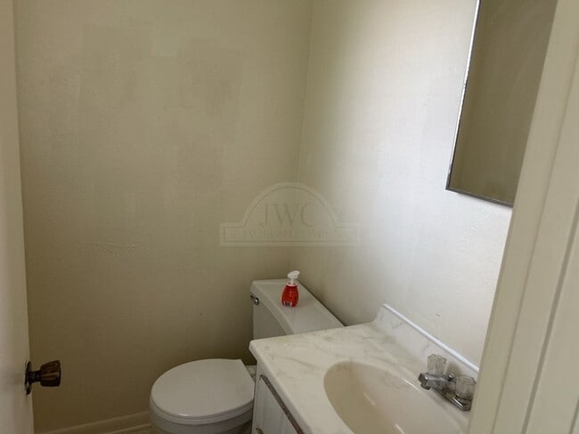 Building Photo - 821 Michelle Dr