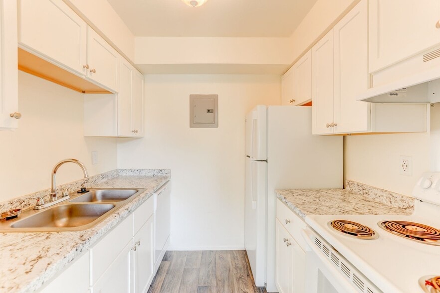 Interior Photo - "Don't Miss This: Year-End Pricing + Free Property-Billed Utilities Through May 2026!!