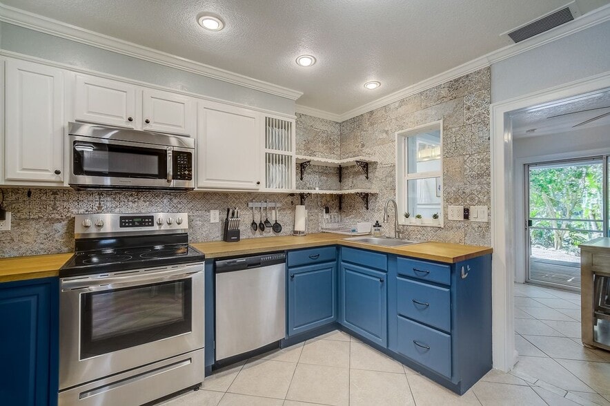 Building Photo - 426 Eagles Nest Ln