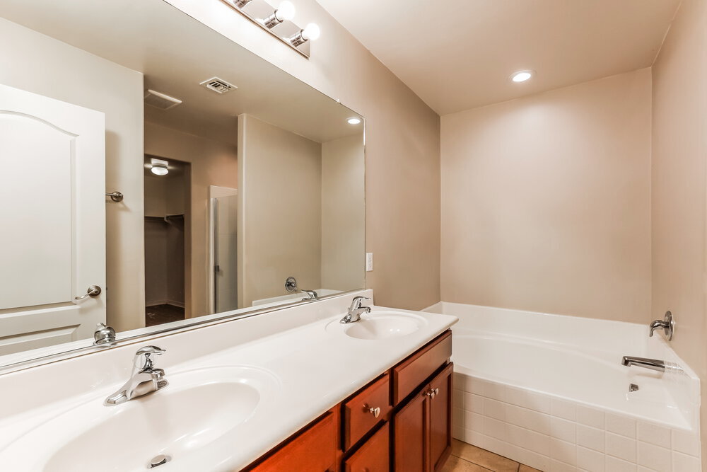 Building Photo - 8237 W Kittiwake Ln