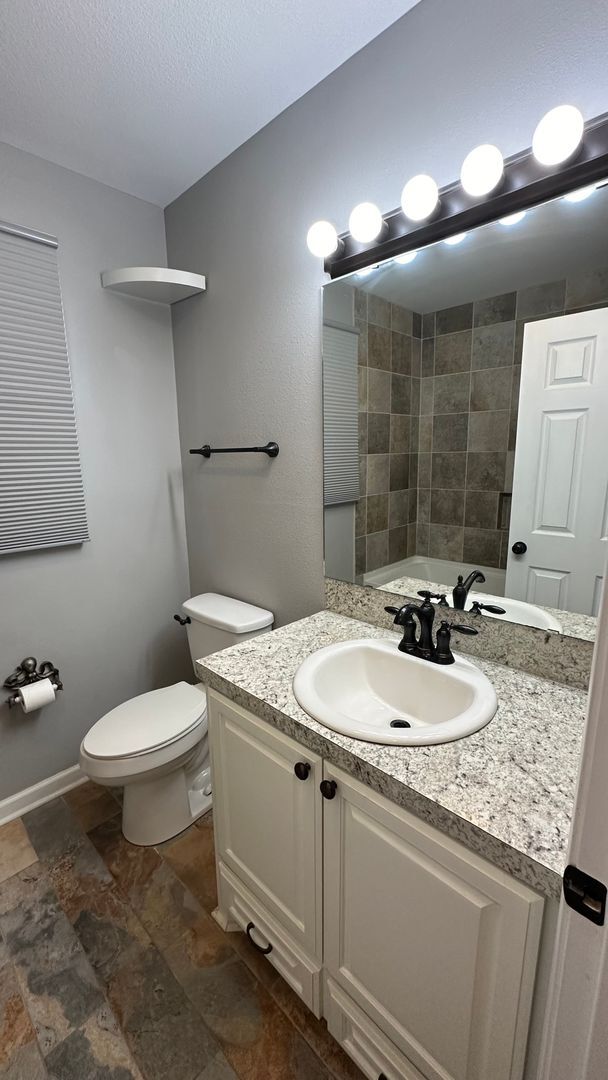 Building Photo - Gorgeous 3 bed Home!!