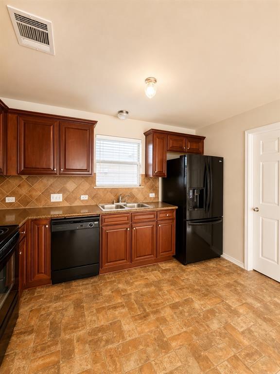 Building Photo - 710 Alamo Plaza Dr