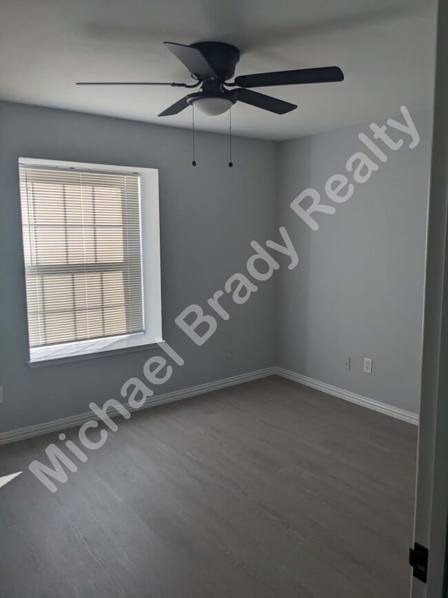 Building Photo - 3924 Scruggs Dr