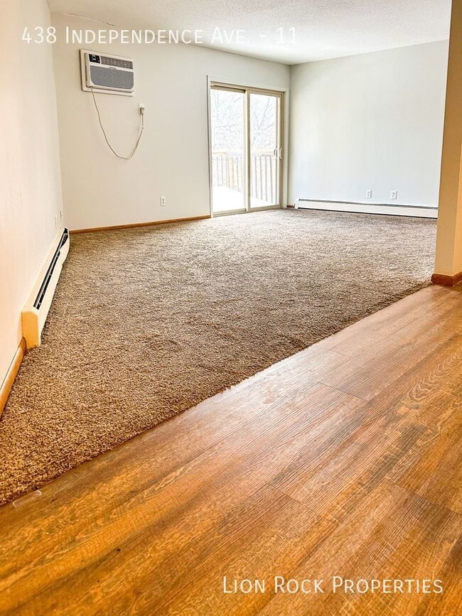 Building Photo - Charming Two Bedroom in the heart of Champ...