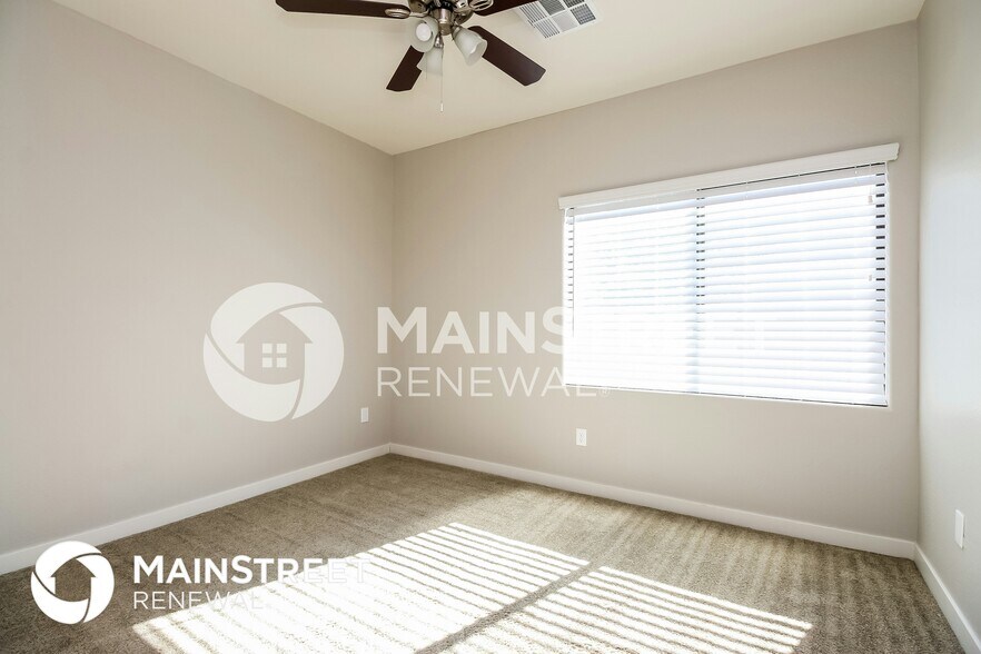 Building Photo - 1119 S Stapley Dr