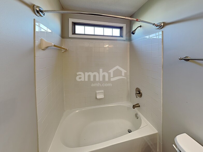 Building Photo - 421 Furman St