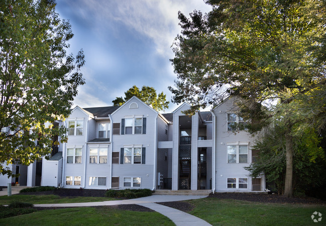 Arbor Pointe Exterior - Arbor Pointe Apartment Homes