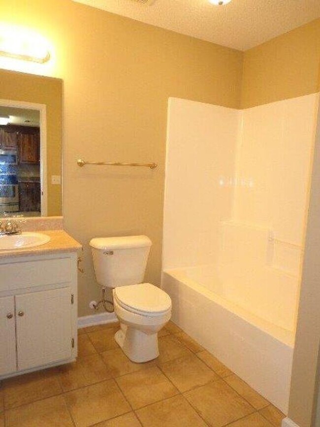 Building Photo - 138 Jasmine Cir