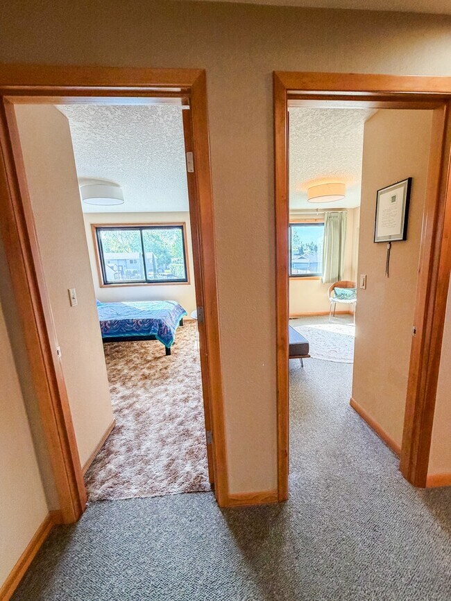 Building Photo - 2905 NE 26th St