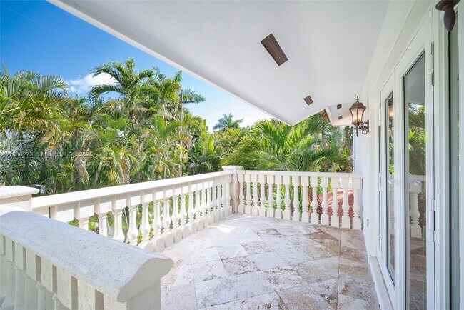 Building Photo - 1135 Asturia Ave