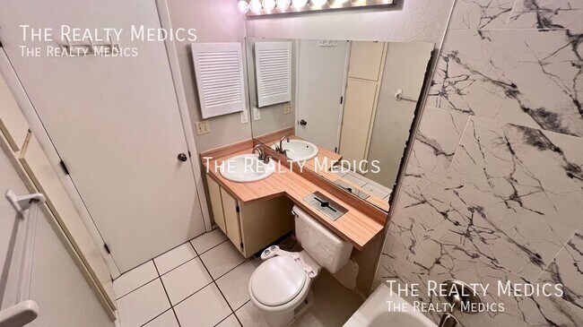 Building Photo - 153 Becky Thatcher Ct