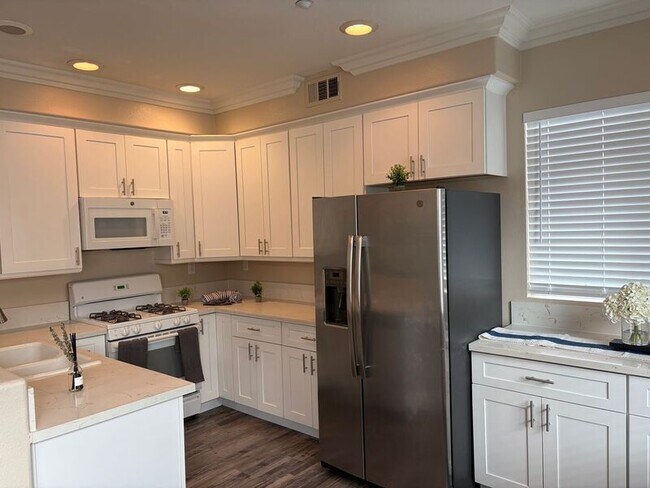 Building Photo - 33770 Willow Haven Ln