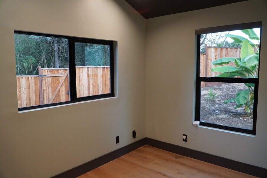 Building Photo - 25980 Todd Ln