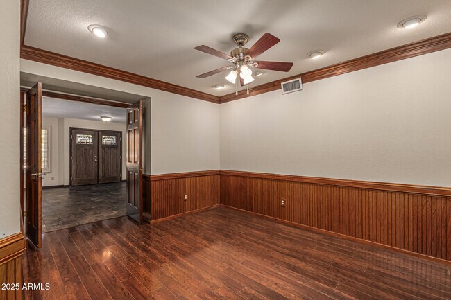 Building Photo - 5109 E Kathleen Rd