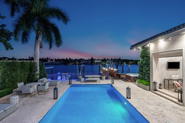 Building Photo - 176 S Hibiscus Dr