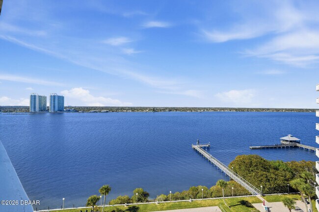 Building Photo - 925 N Halifax Ave