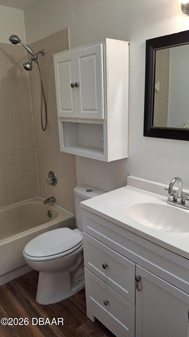 Building Photo - 196 W Sandalwood Ct