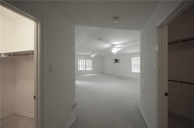 Building Photo - 2519 Midnight Star Dr