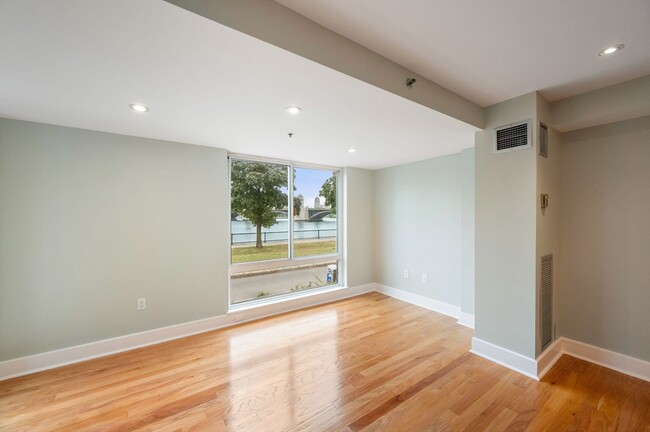 Building Photo - 75 Cambridge Pkwy